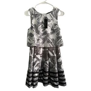 Romeo & Juliet Couture NWT Sleeveless Black White Grey Dress- Size Small